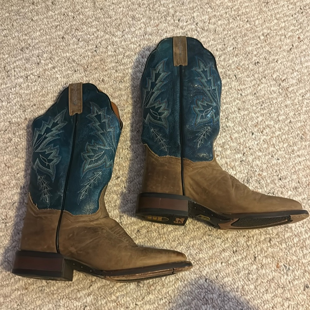 Boot barn, size 8